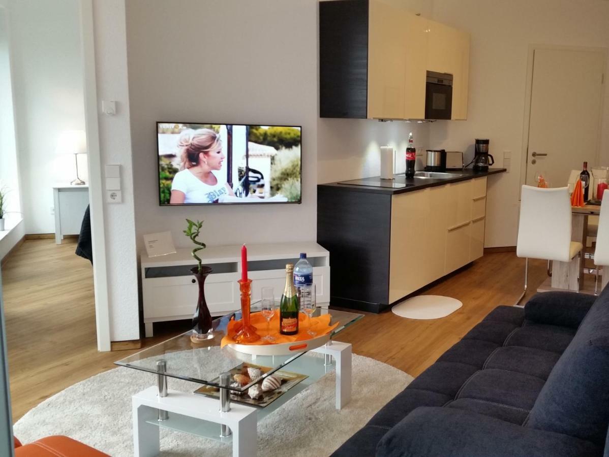 Ferienwohnung Koralle - Am Wasser ブレーマーハーフェン エクステリア 写真